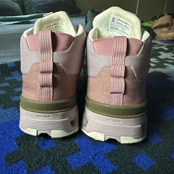 On Cloudtrax Hiking Boots W6.5 - Picture 6 of 8